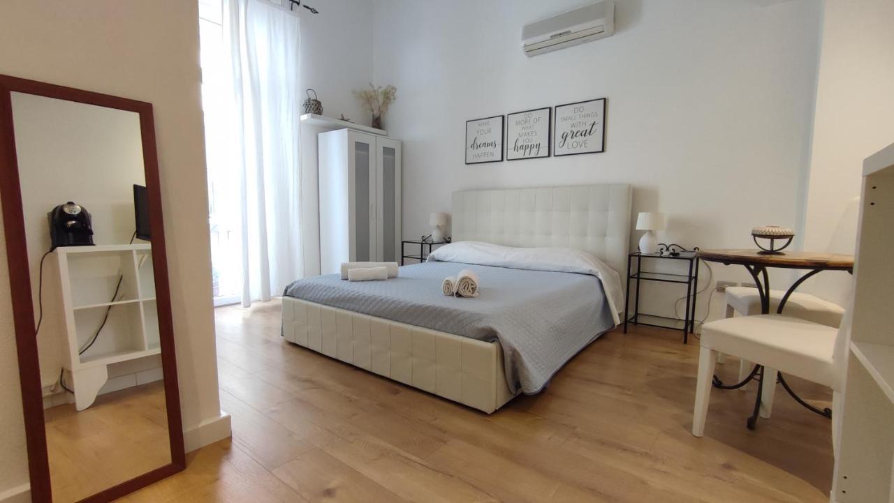 Living Cagliari Bed and Breakfast Buitenkant foto