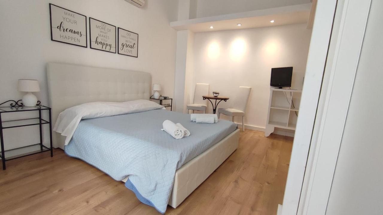 Living Cagliari Bed and Breakfast Buitenkant foto