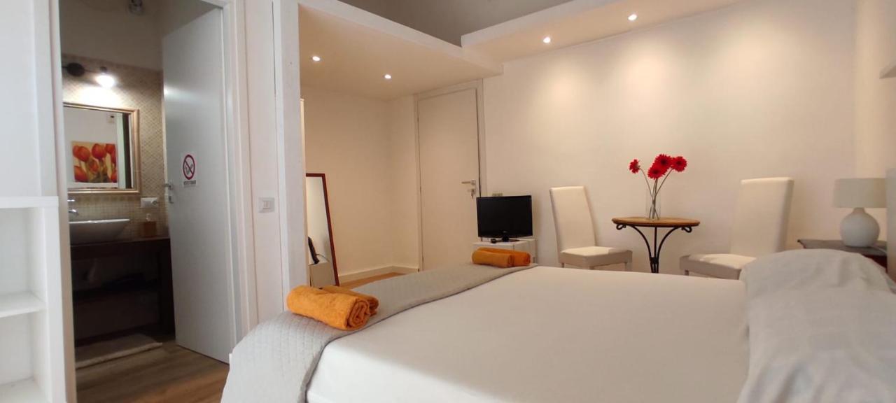 Living Cagliari Bed and Breakfast Buitenkant foto