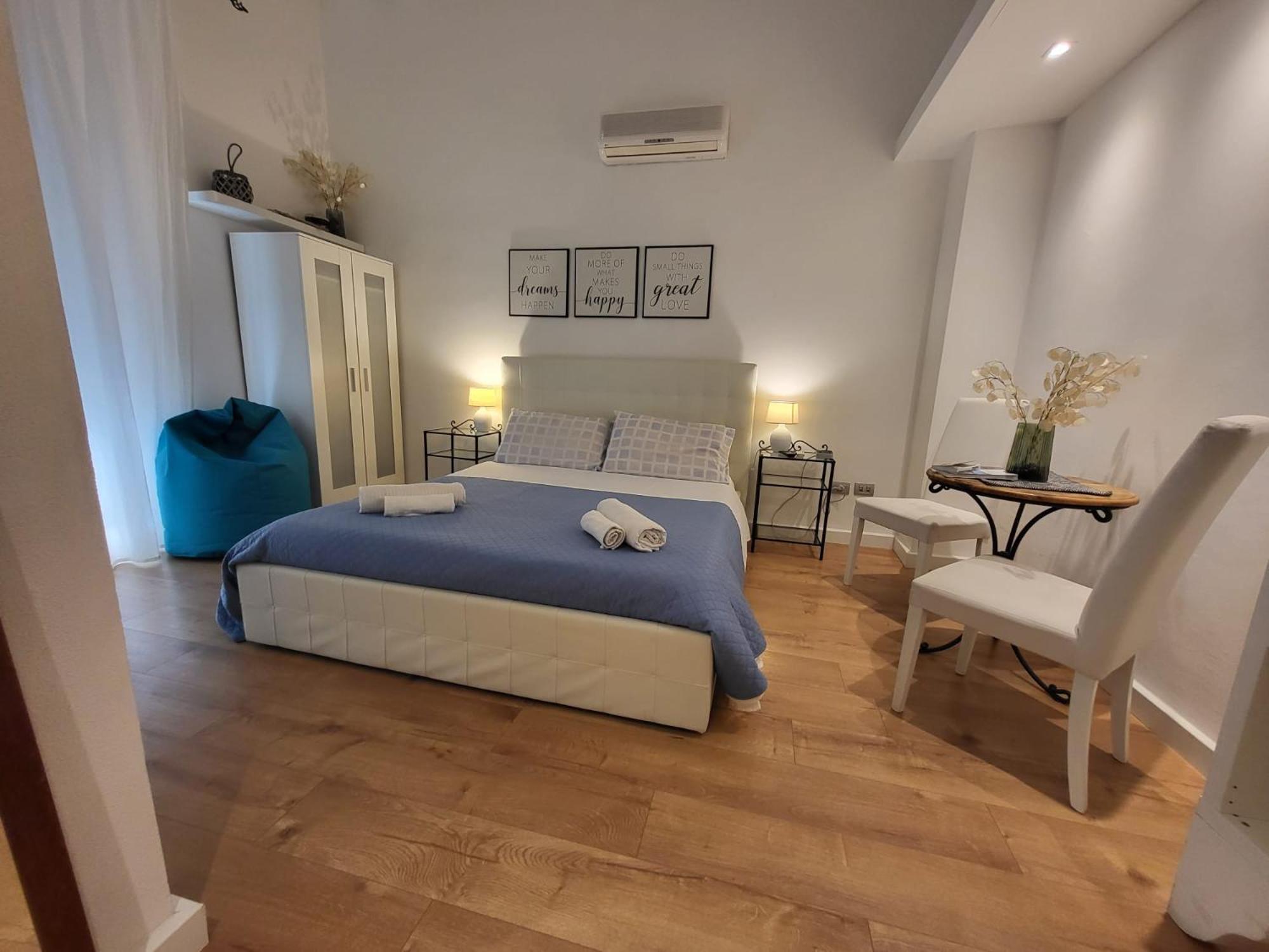 Living Cagliari Bed and Breakfast Buitenkant foto